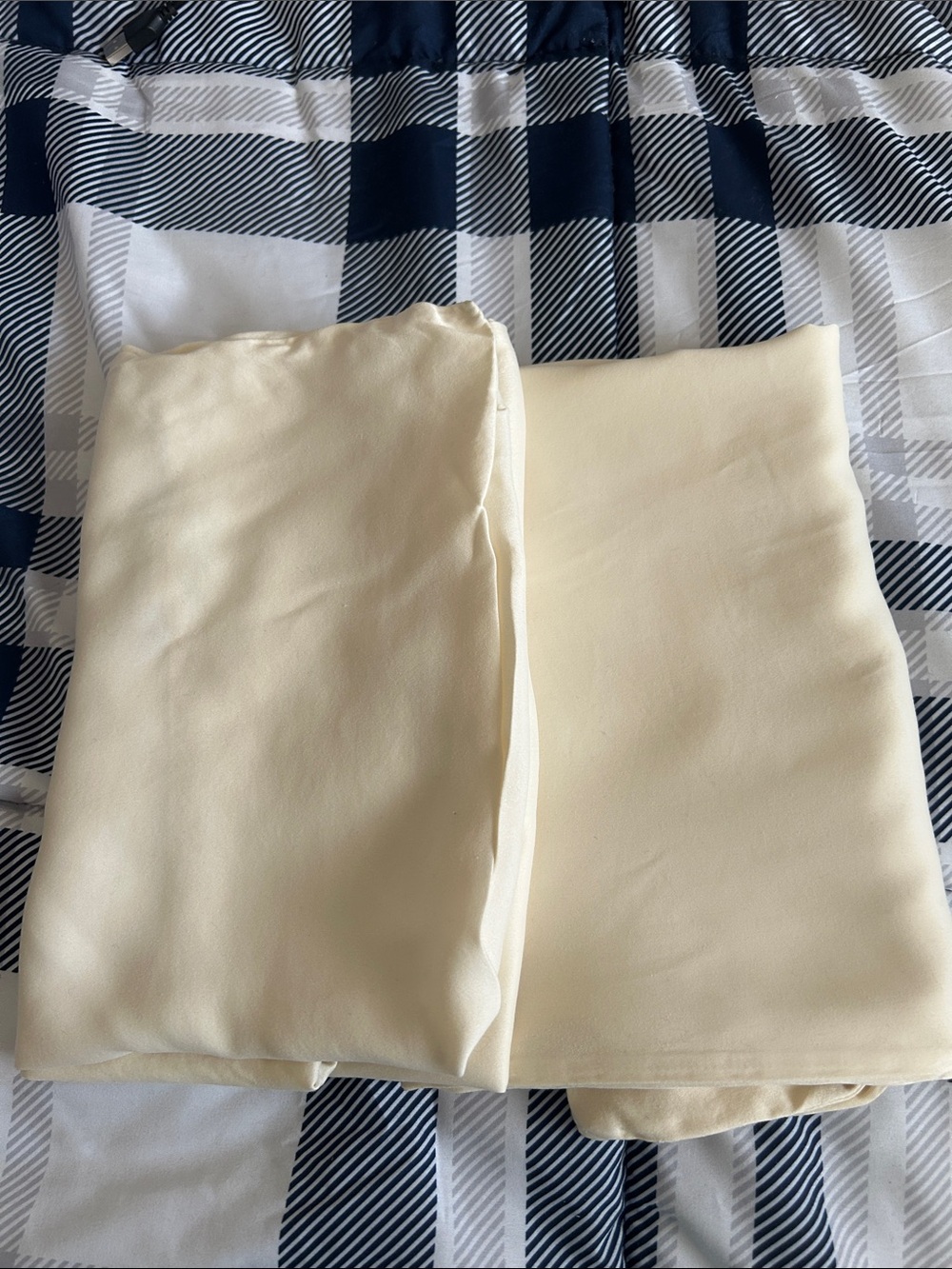 PARACHUTE Luxury 100% Silk Pillowcases - Set of 2 Cream